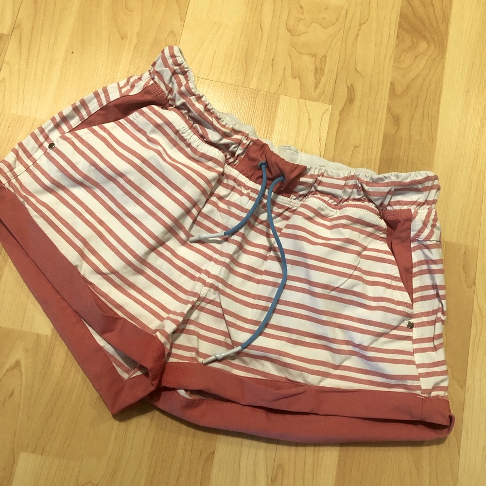 Womens spring break away Lulu shorts size 10